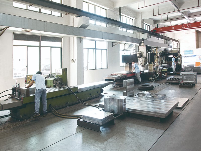 非標模胚加工車間